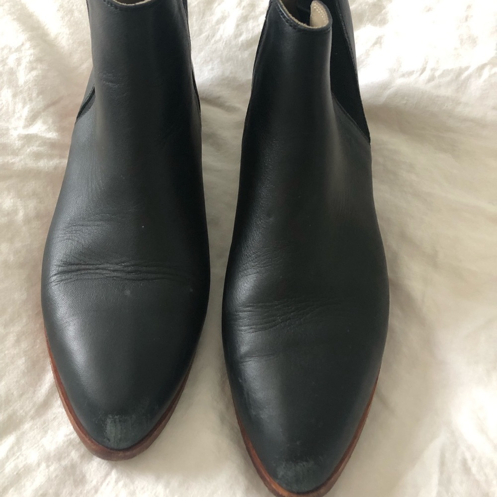 Nisolo Chelsea Boot in black
